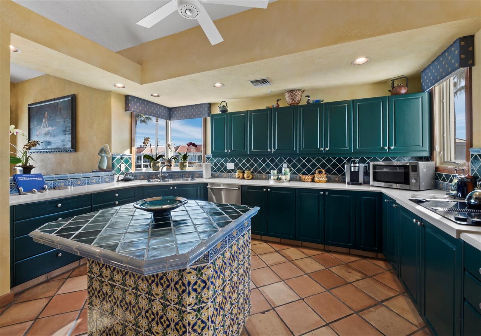 Image 29 of 59 For 360 Gulf Of Mexico Drive 333