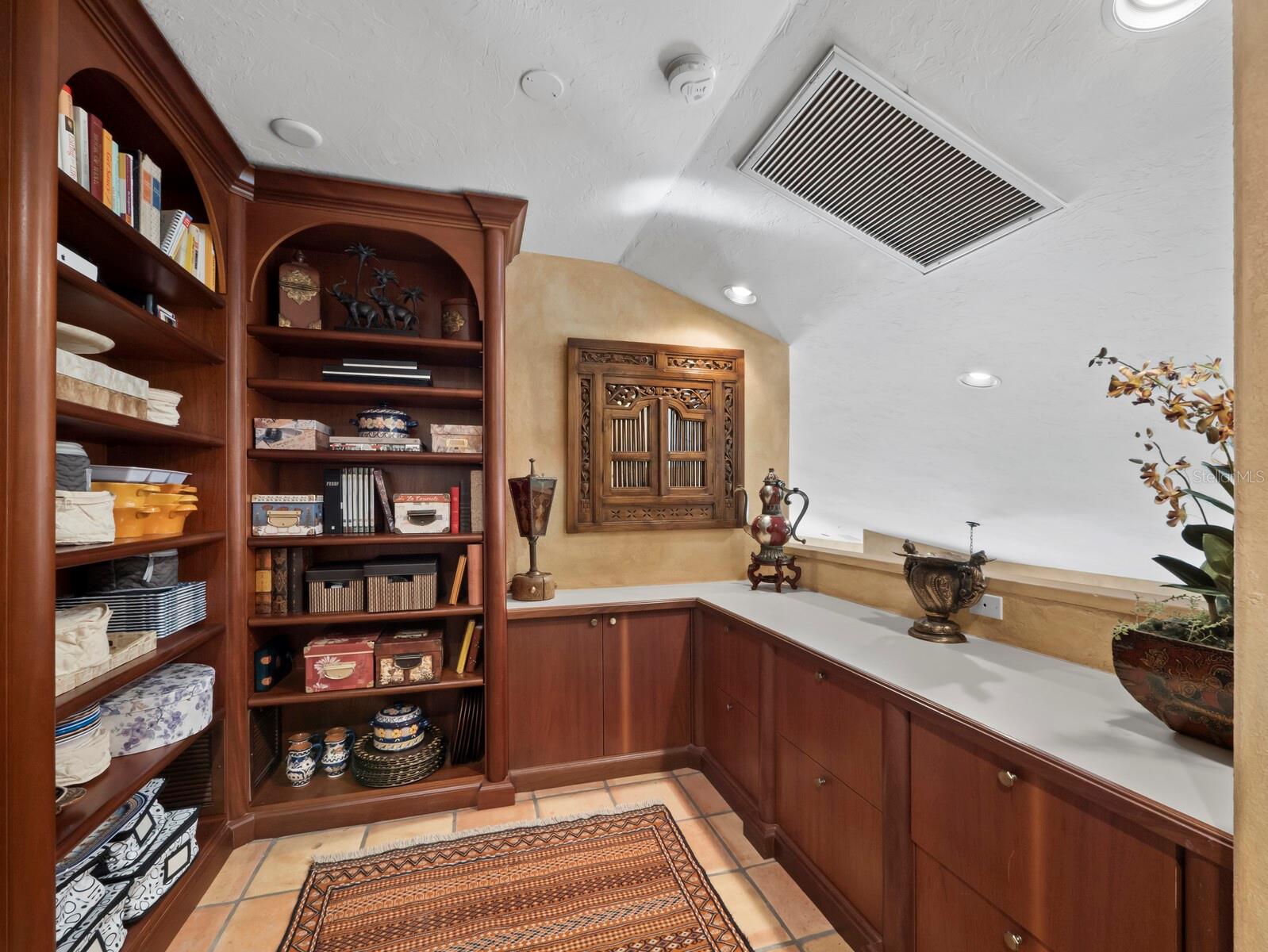 Image 34 of 59 For 360 Gulf Of Mexico Drive 333