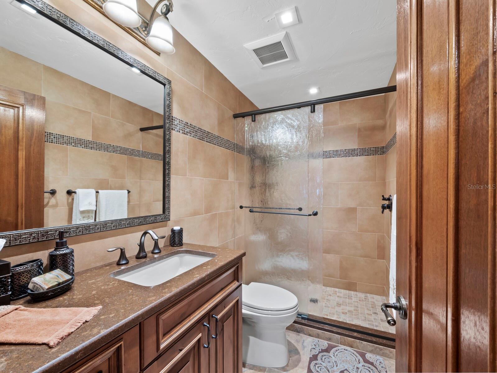 Image 38 of 59 For 360 Gulf Of Mexico Drive 333