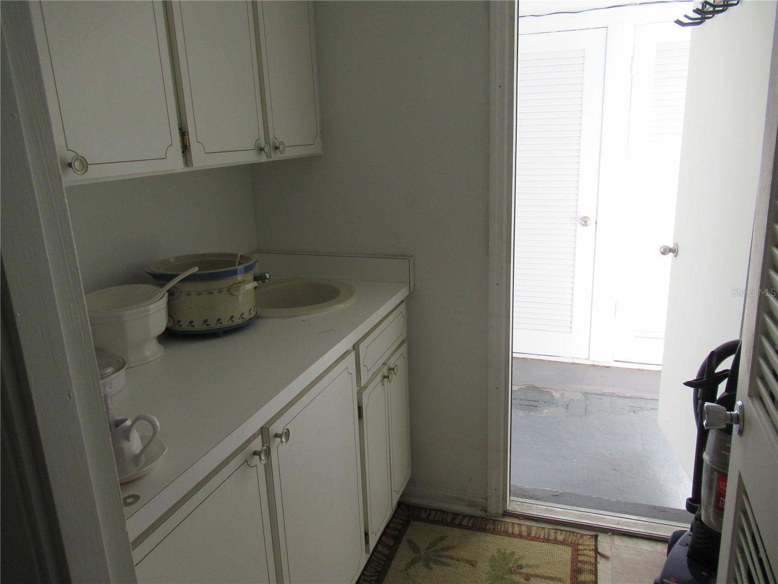 Image 16 of 19 For 1585 Leisure Drive M22