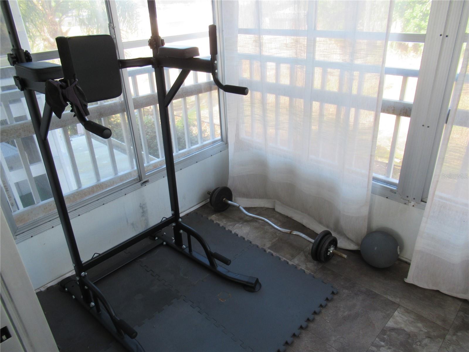 Image 6 of 19 For 1585 Leisure Drive M22