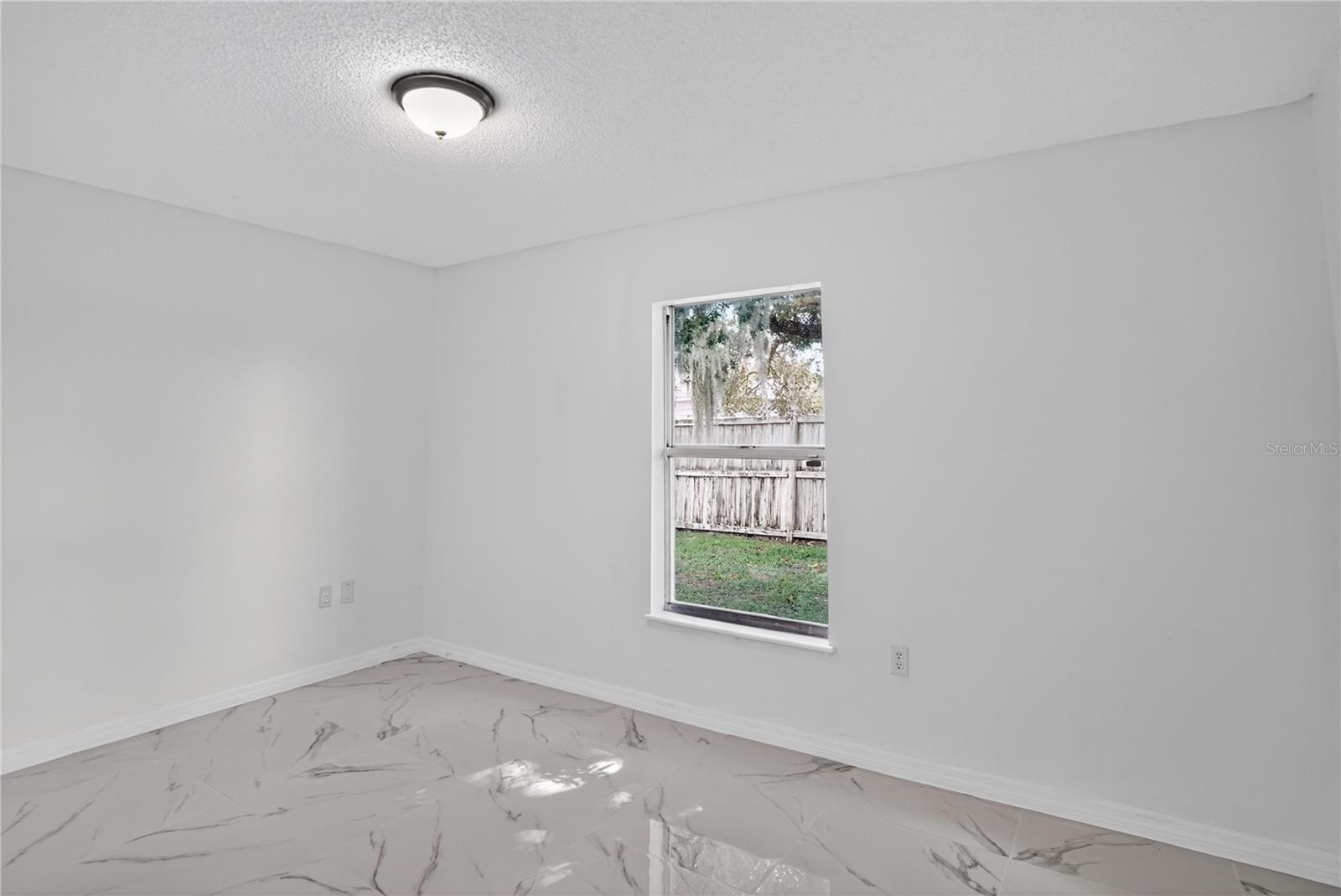 Image 10 of 30 For 1118 Perpignan Court