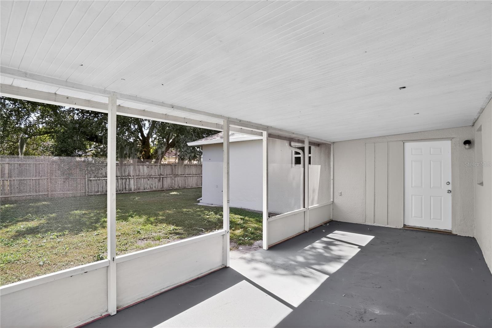 Image 27 of 30 For 1118 Perpignan Court