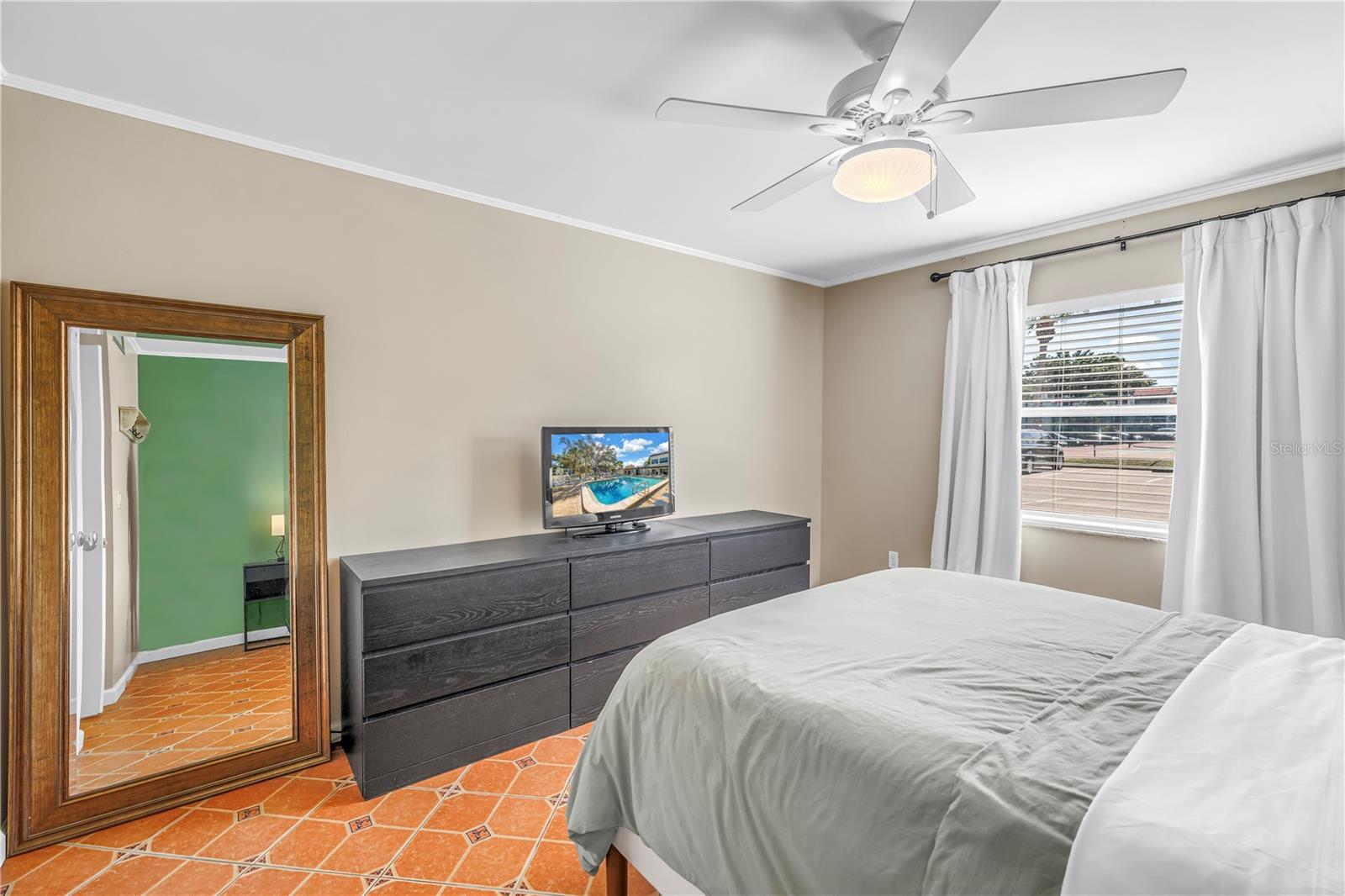 Image 17 of 40 For 3269 Beneva Road 102