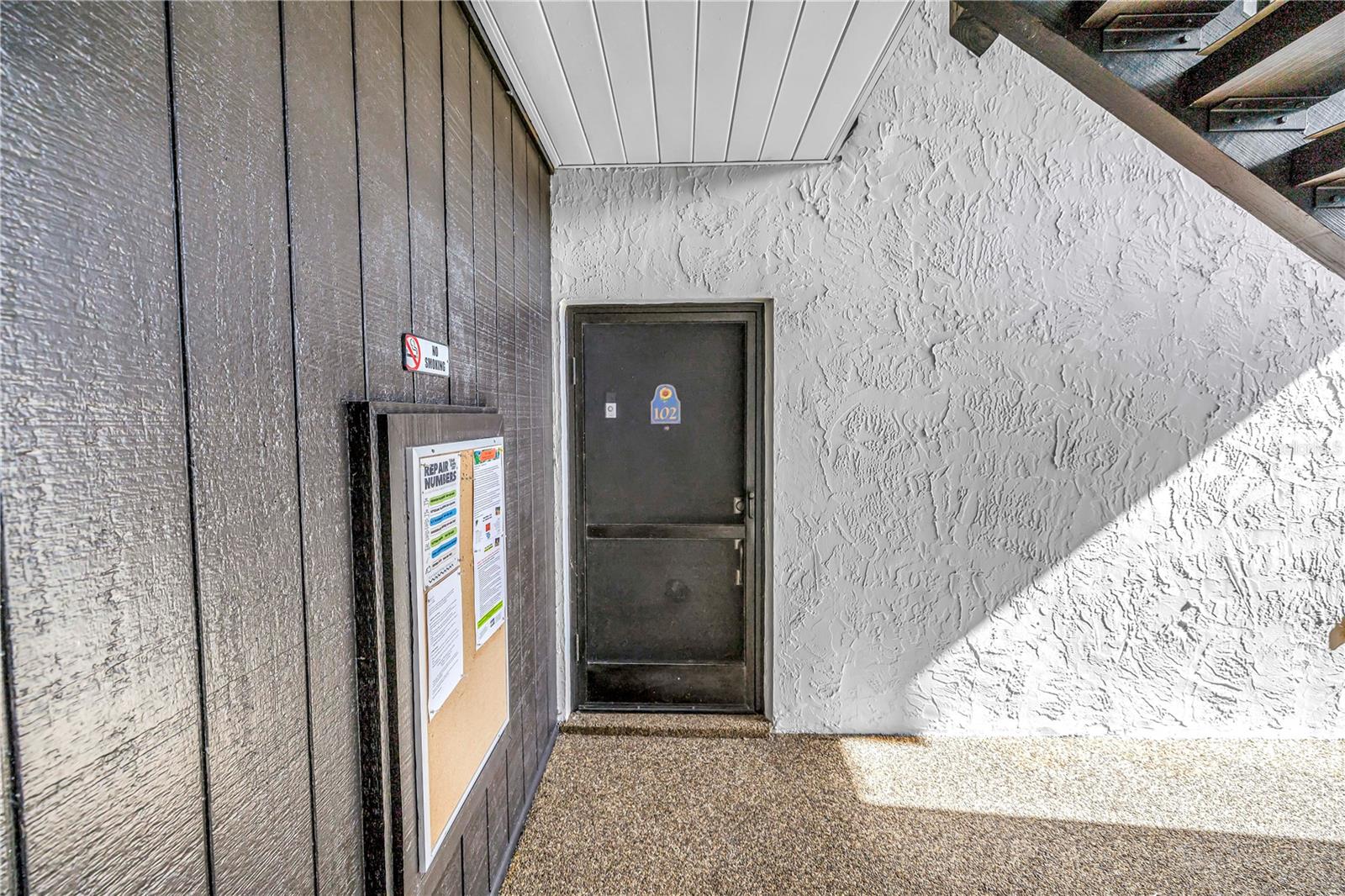 Image 3 of 40 For 3269 Beneva Road 102