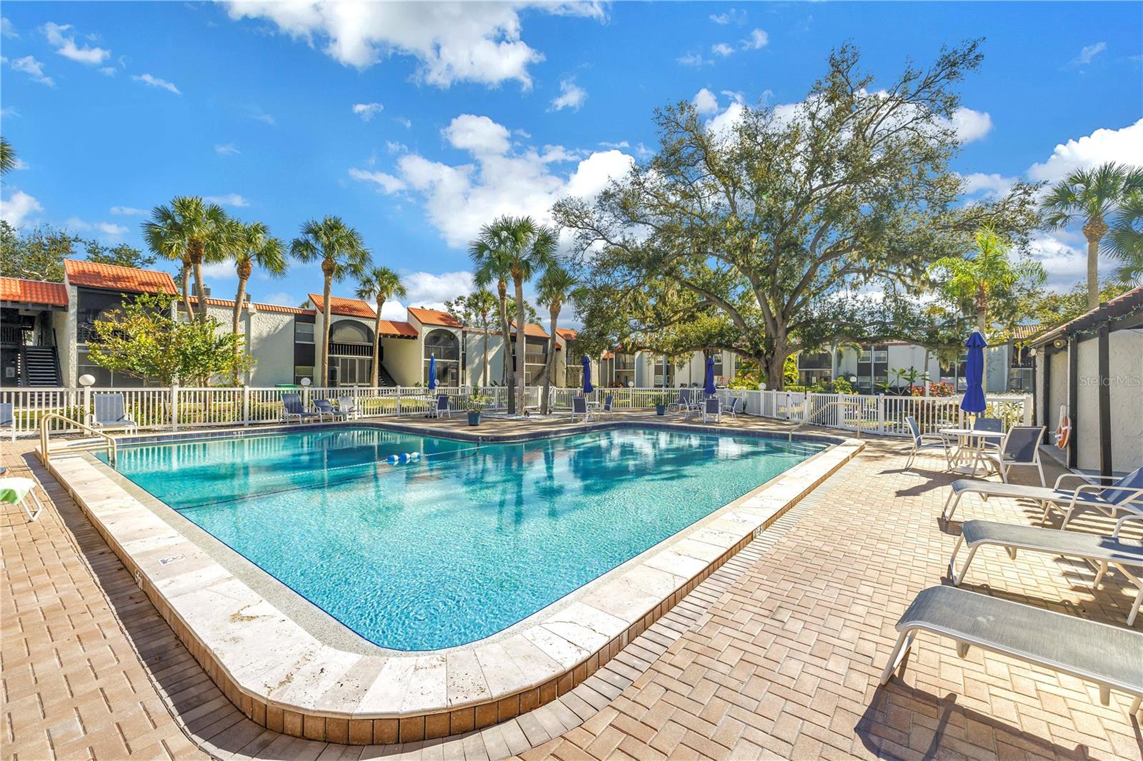 Image 35 of 40 For 3269 Beneva Road 102