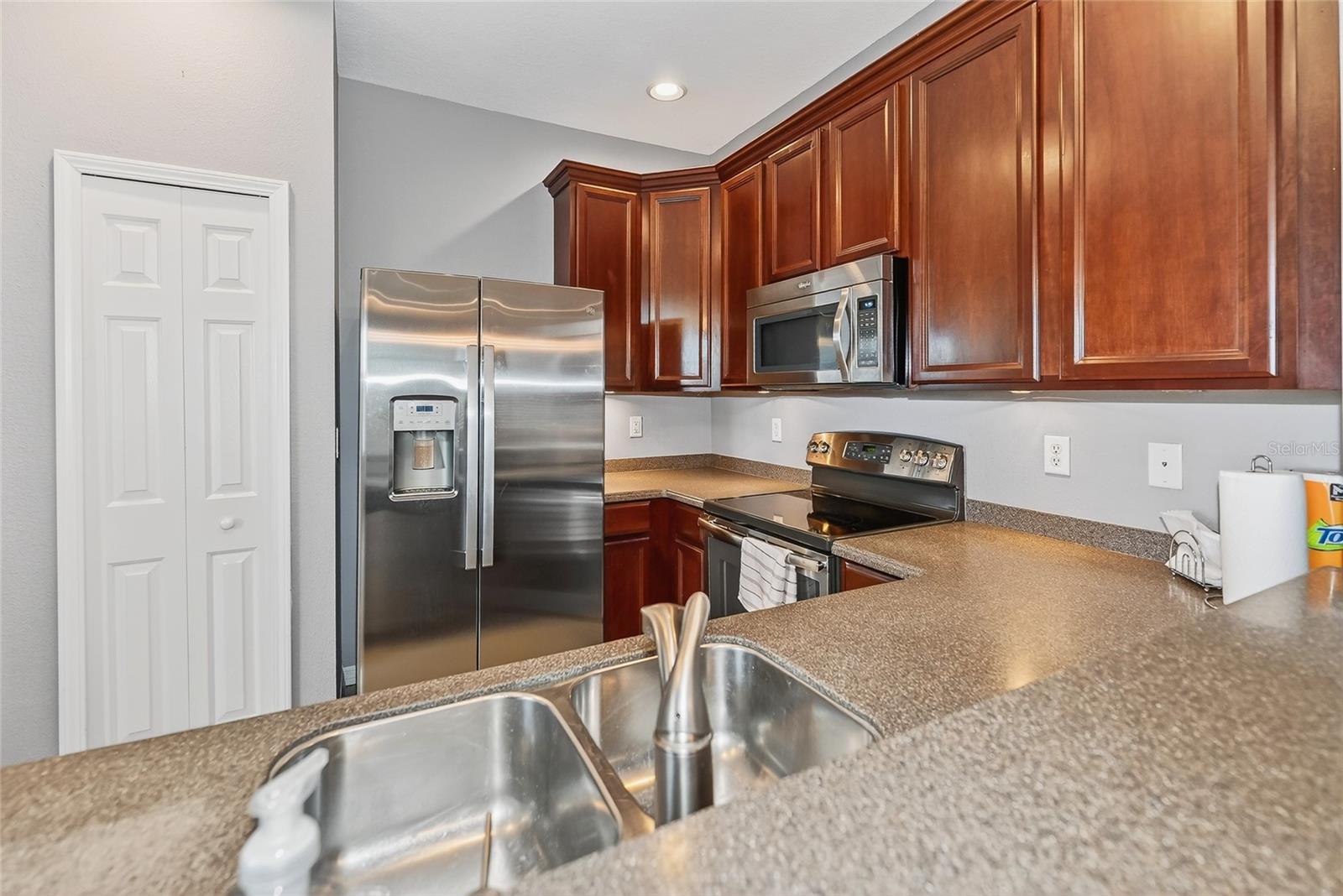 Image 12 of 27 For 3685 Parkridge Circle 8-203