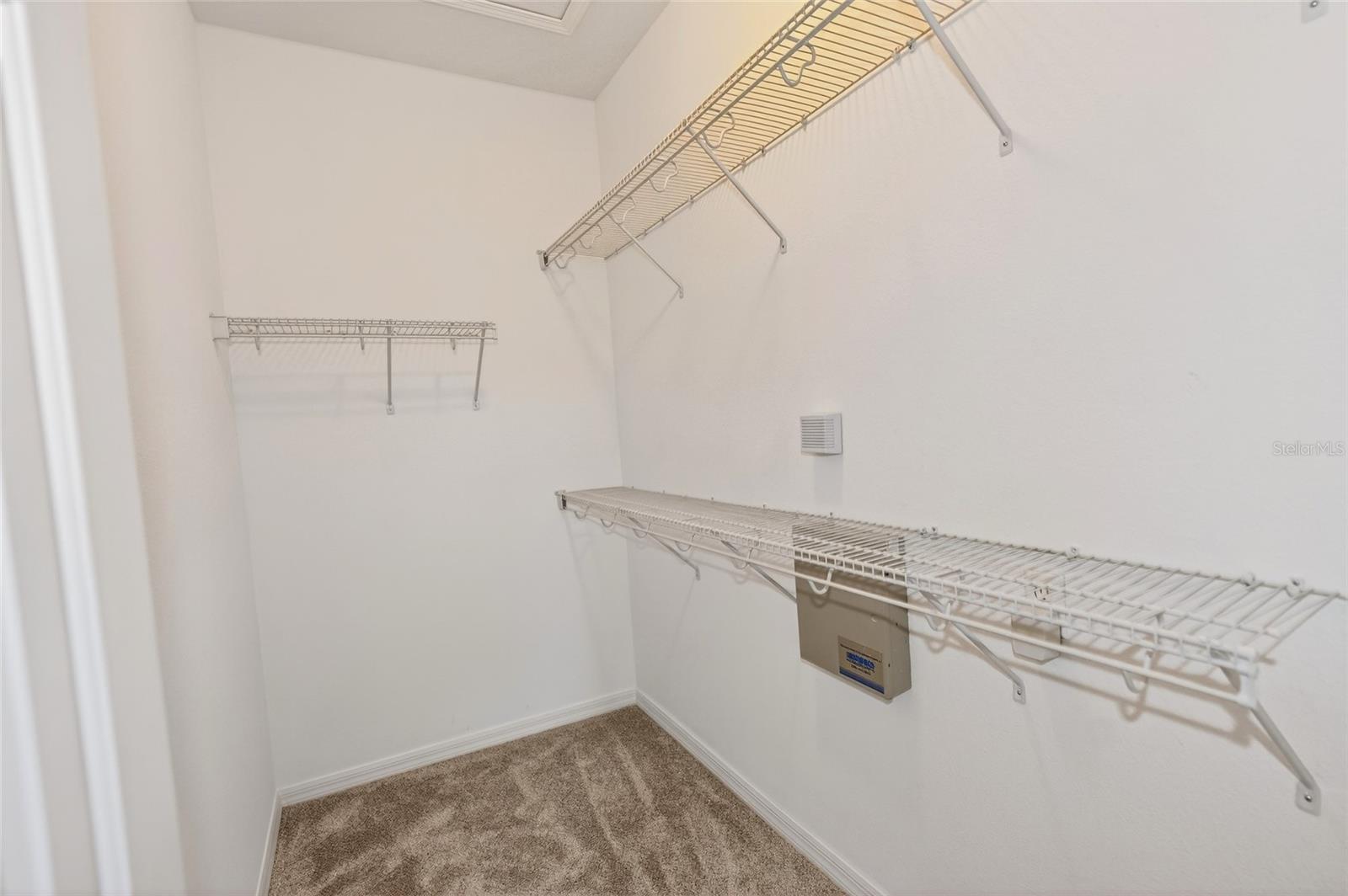 Image 16 of 27 For 3685 Parkridge Circle 8-203