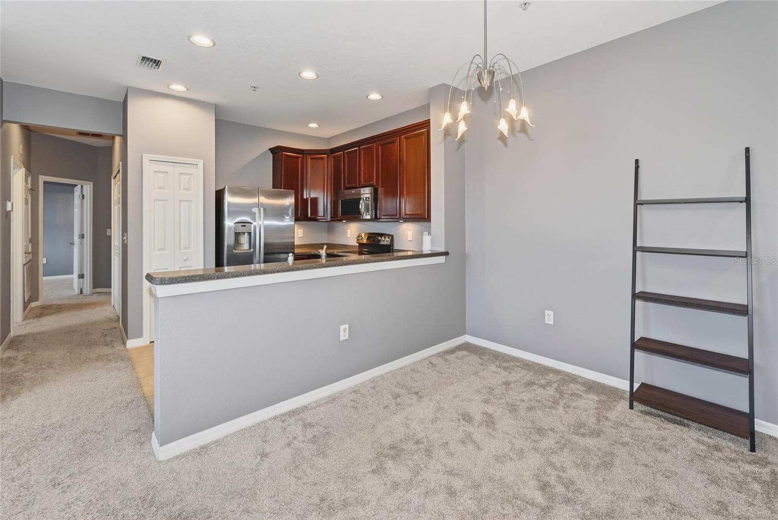 Image 5 of 27 For 3685 Parkridge Circle 8-203