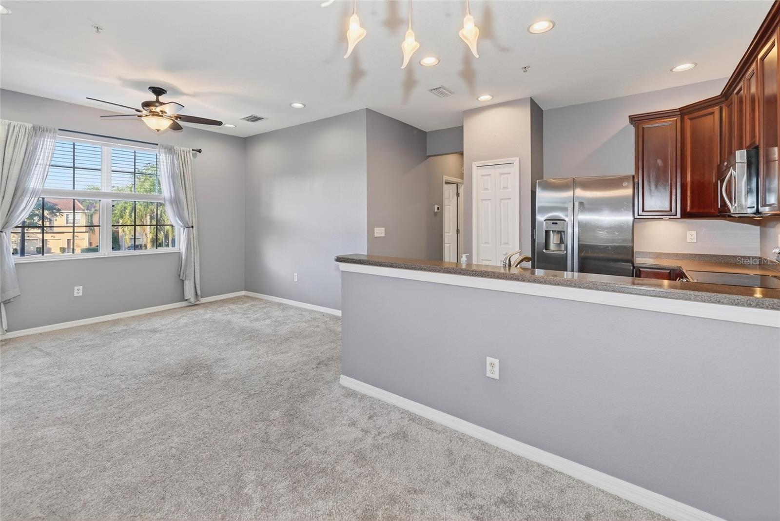 Image 8 of 27 For 3685 Parkridge Circle 8-203