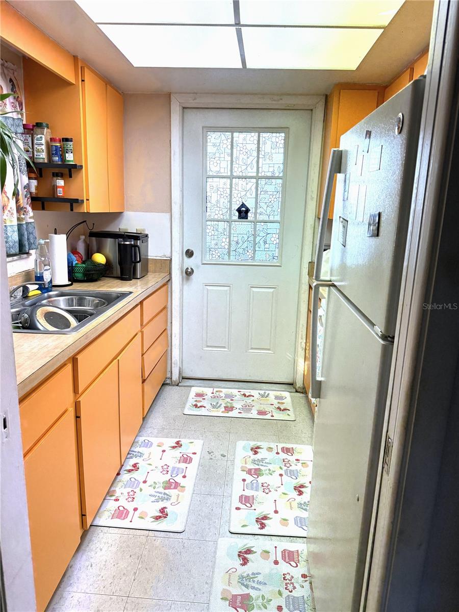 Image 6 of 15 For 1827 Livingstone Street