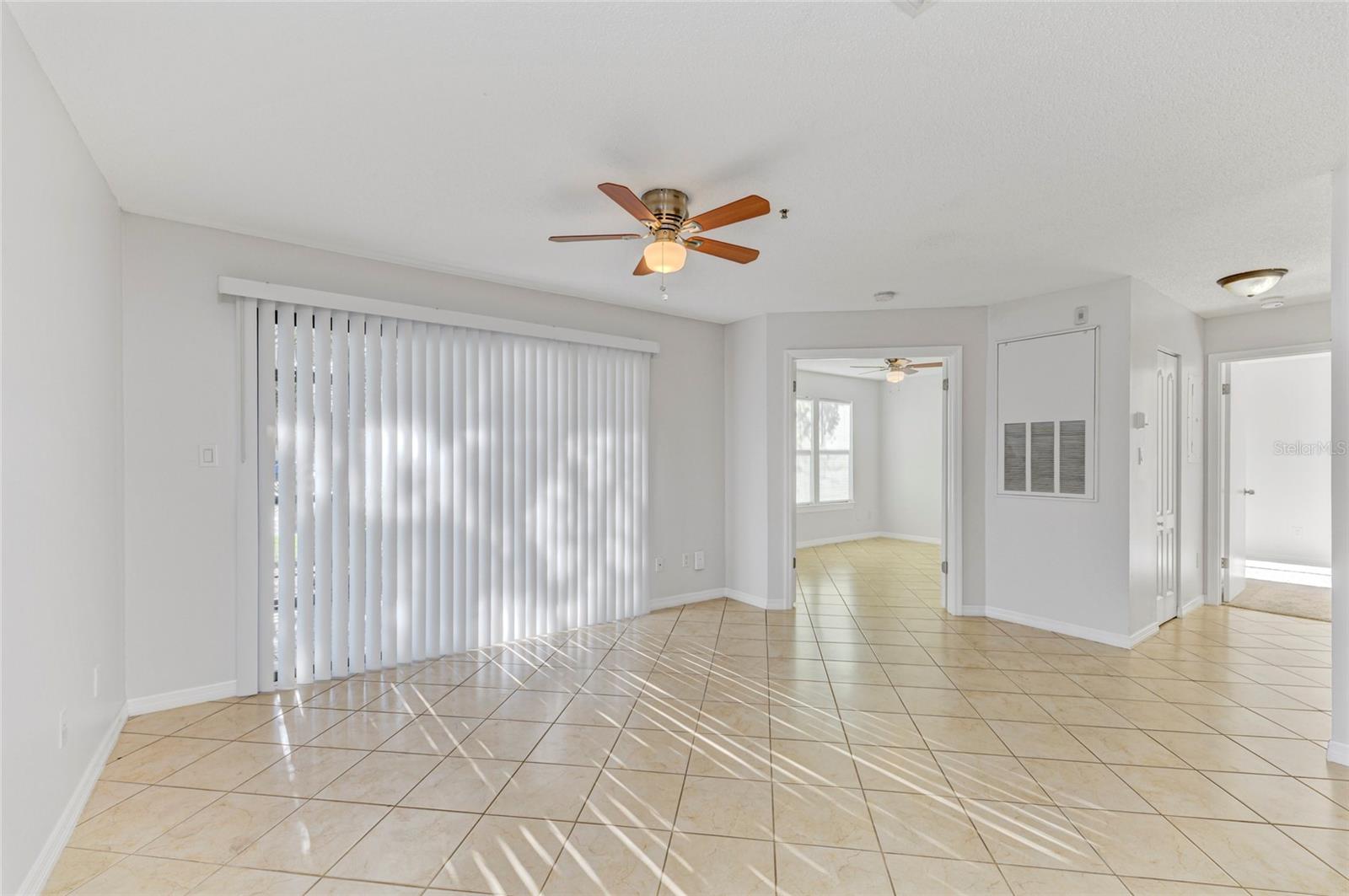 Image 16 of 49 For 4045 Crockers Lake Boulevard 2215