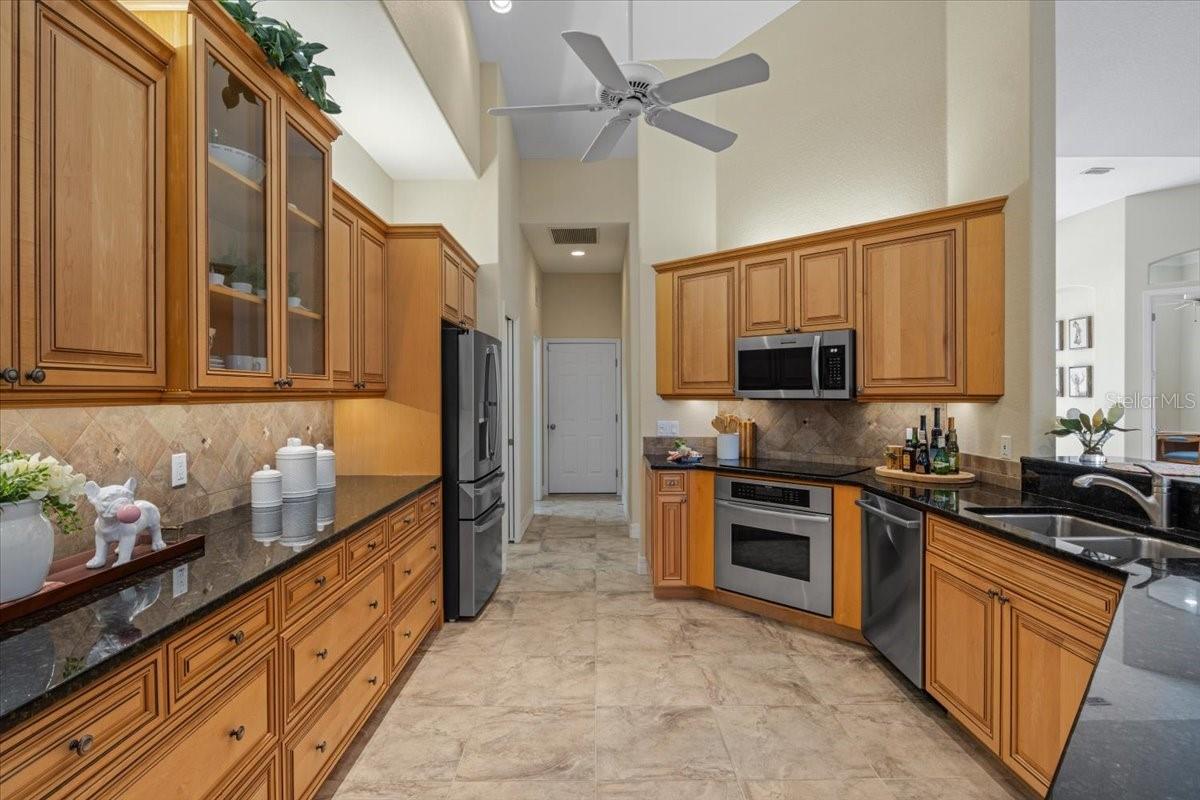 Image 16 of 92 For 11443 Savannah Lakes Drive