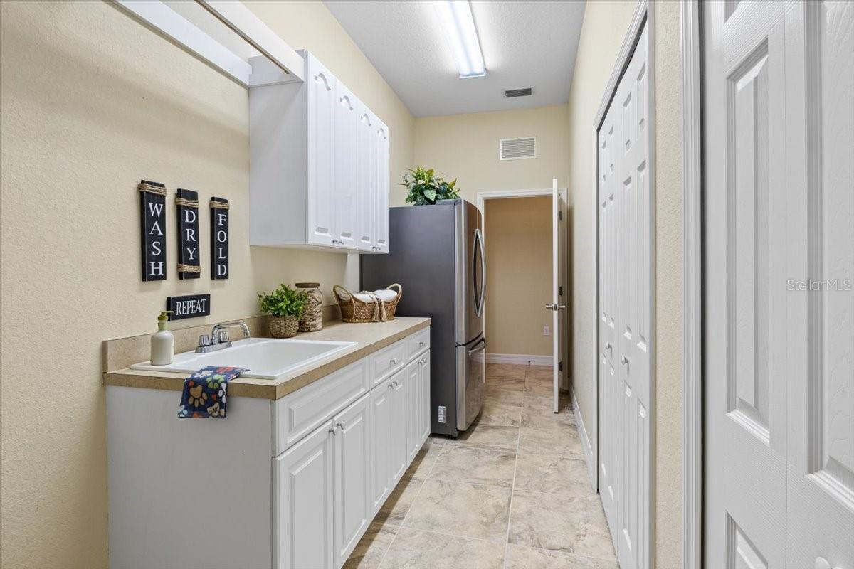 Image 43 of 92 For 11443 Savannah Lakes Drive