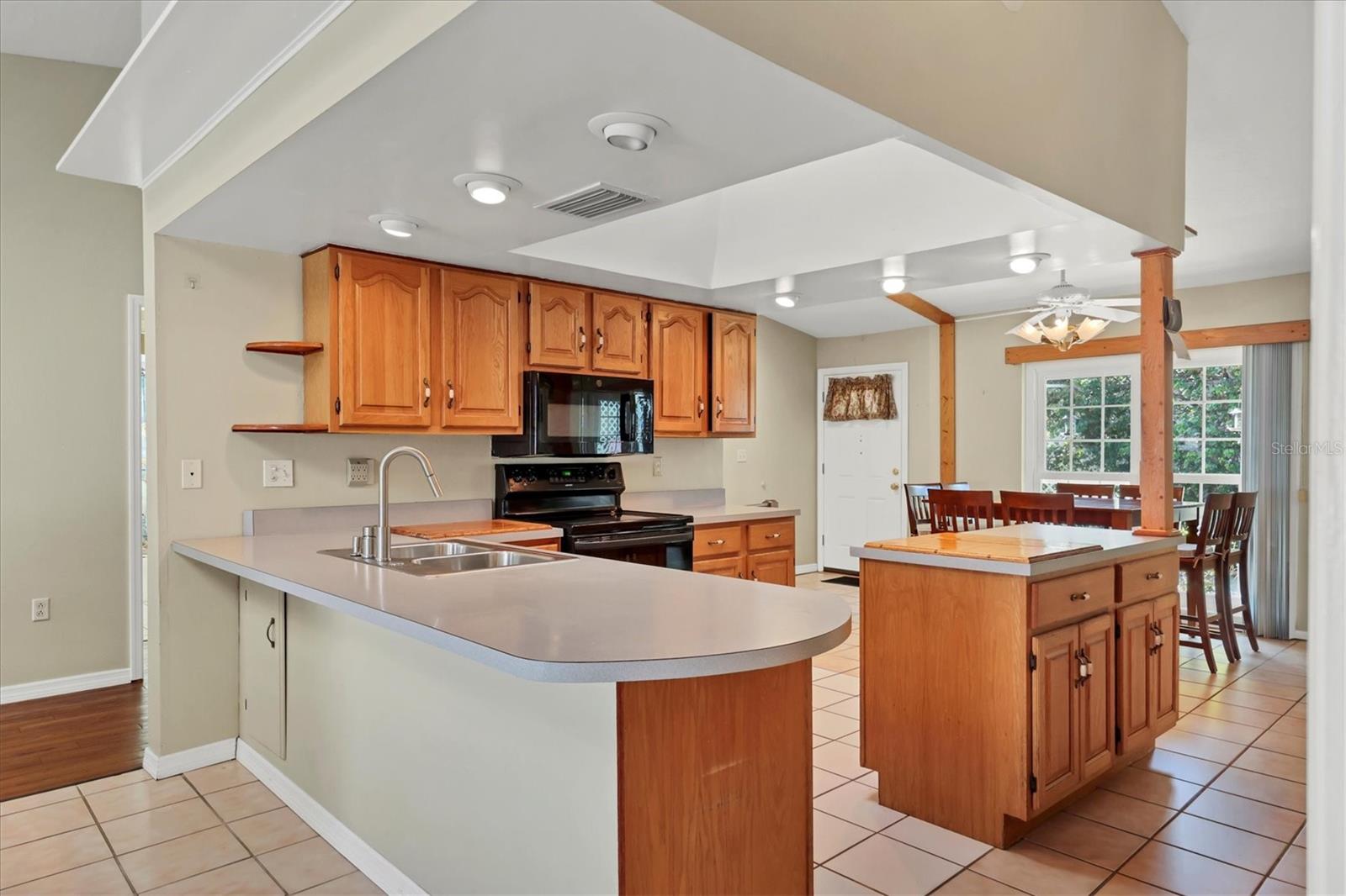 Image 18 of 76 For 2105 39th Street W