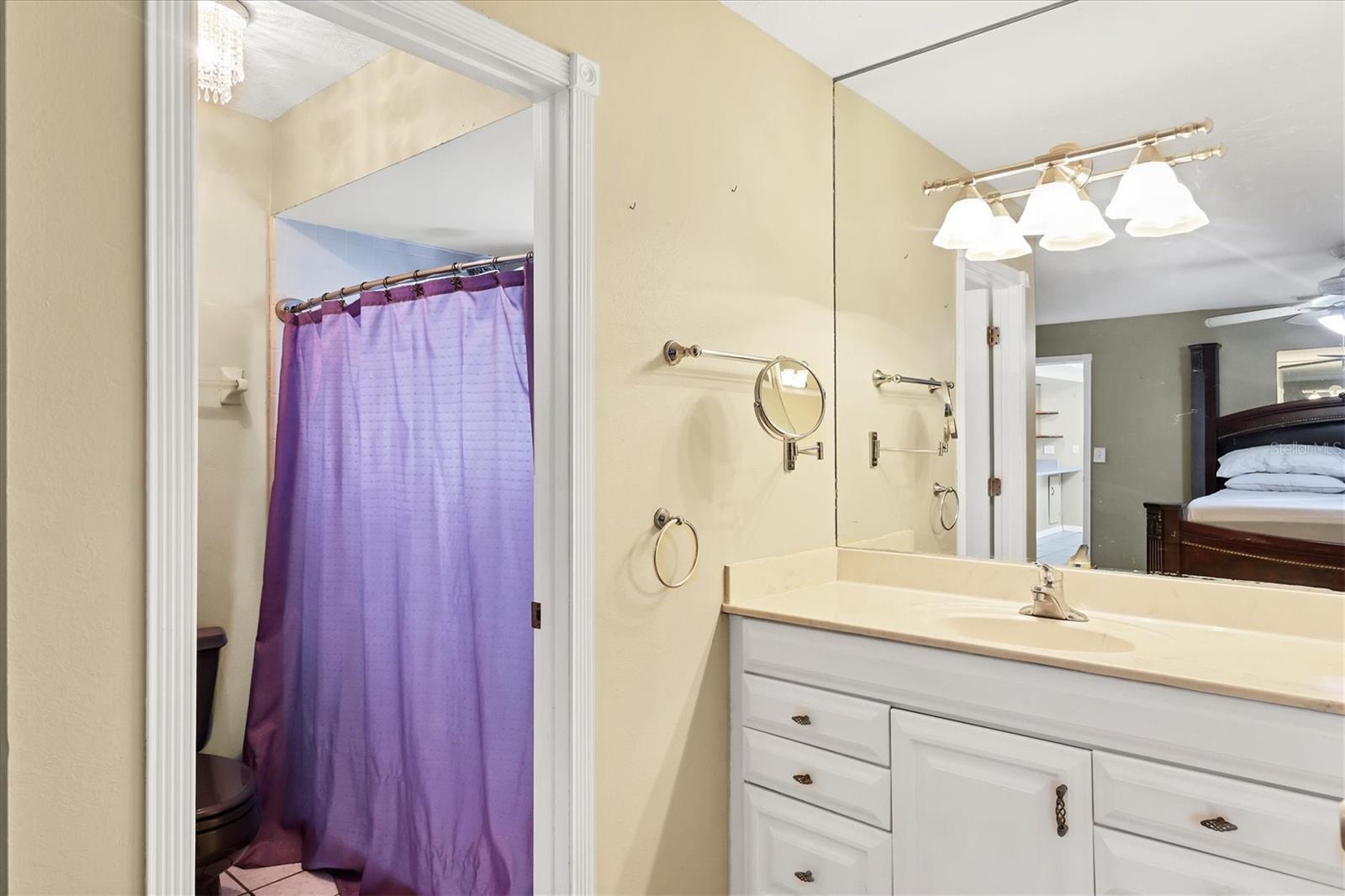 Image 27 of 76 For 2105 39th Street W