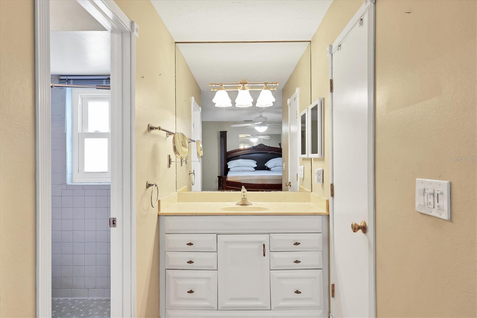 Image 28 of 76 For 2105 39th Street W