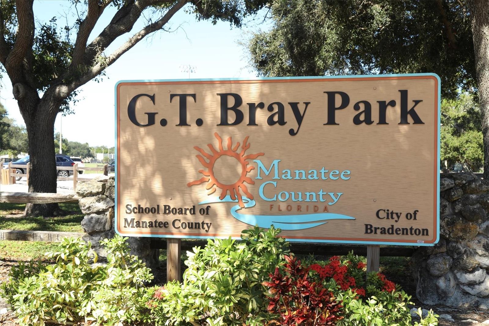 Image 45 of 76 For 2105 39th Street W