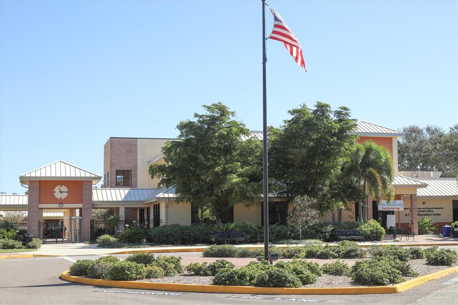 Image 46 of 76 For 2105 39th Street W