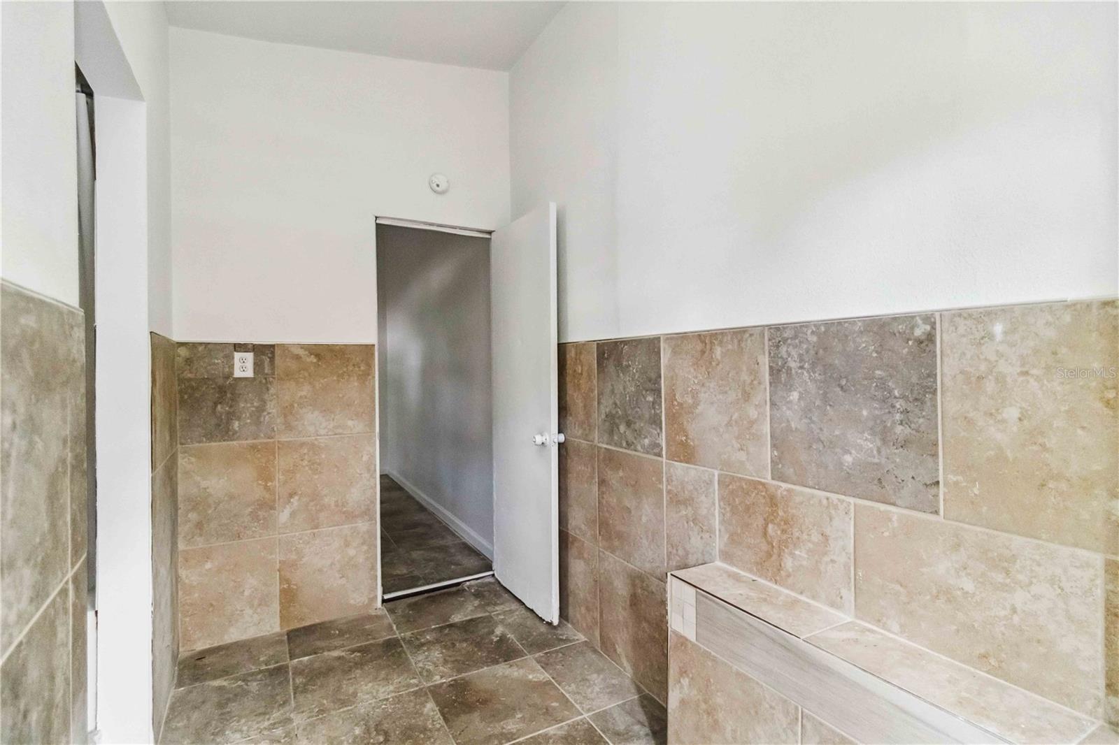 Image 19 of 29 For 612 5th Avenue Drive E