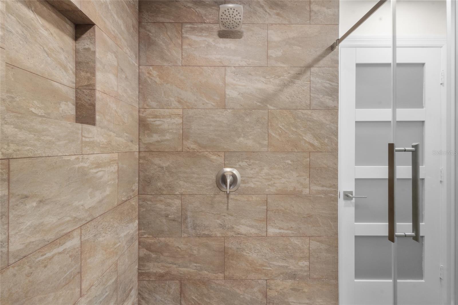 Image 18 of 42 For 615 Dream Island Place 105