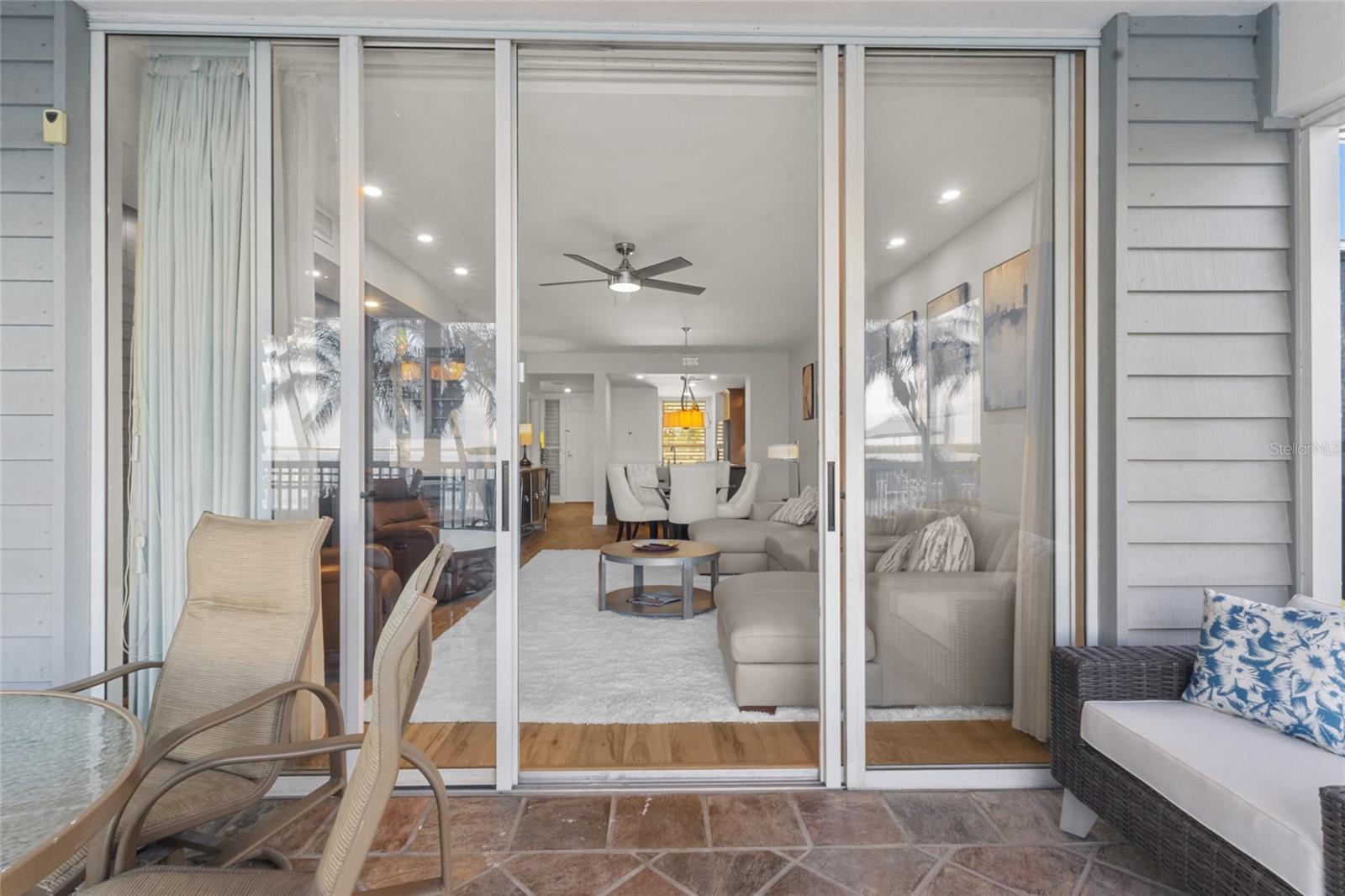 Image 24 of 42 For 615 Dream Island Place 105