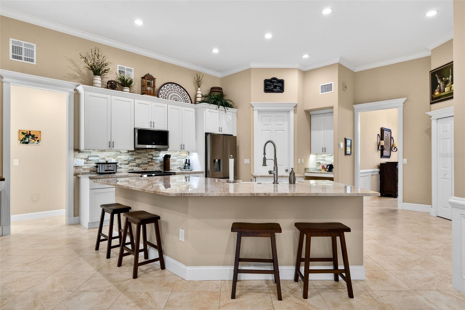 Image 10 of 49 For 6677 Mandarin Road