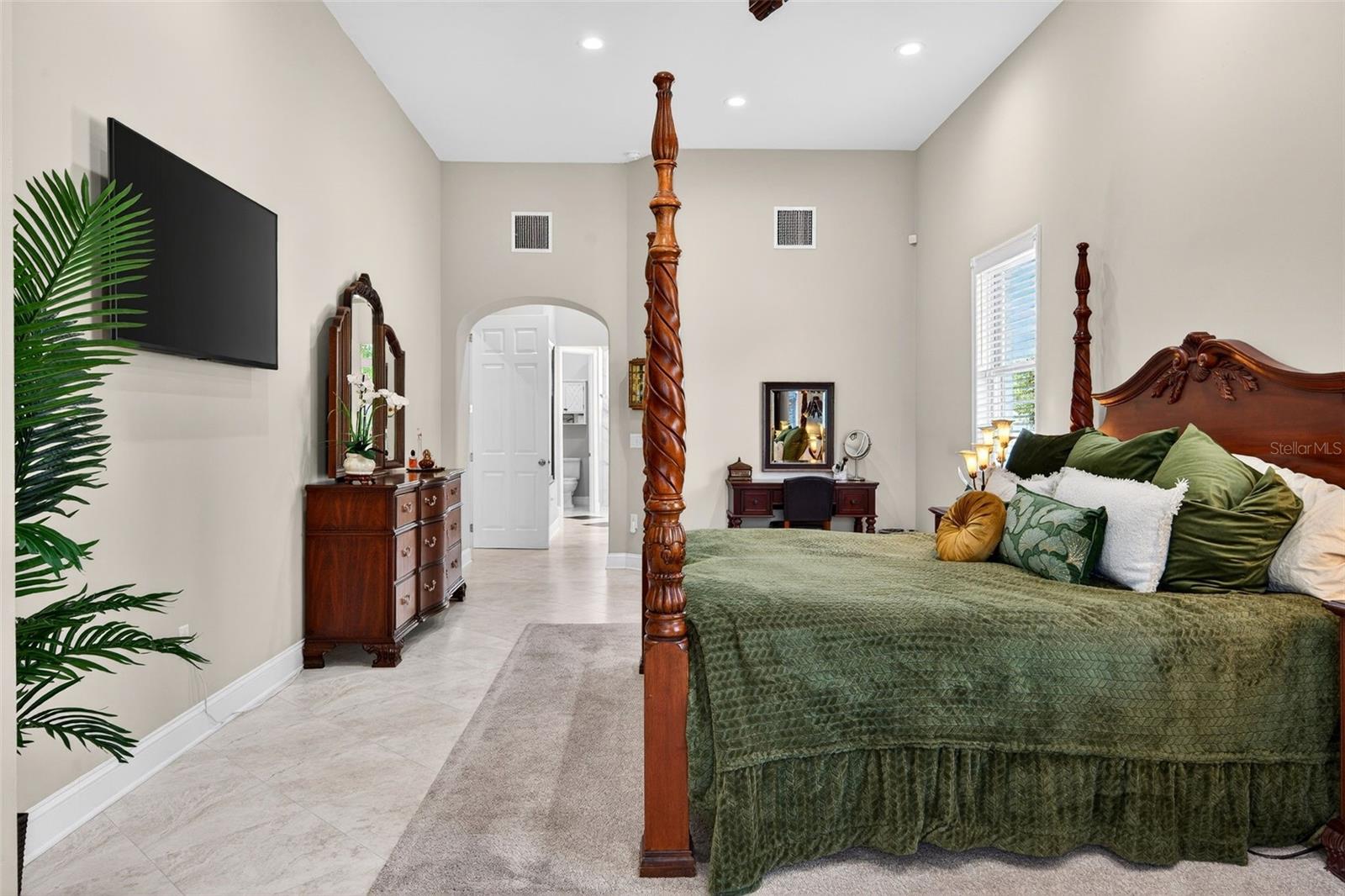 Image 16 of 49 For 6677 Mandarin Road