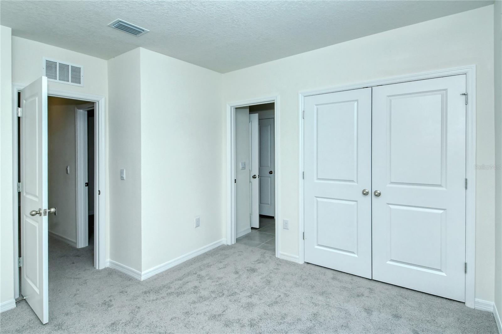 Image 31 of 44 For 11419 Planetree Place