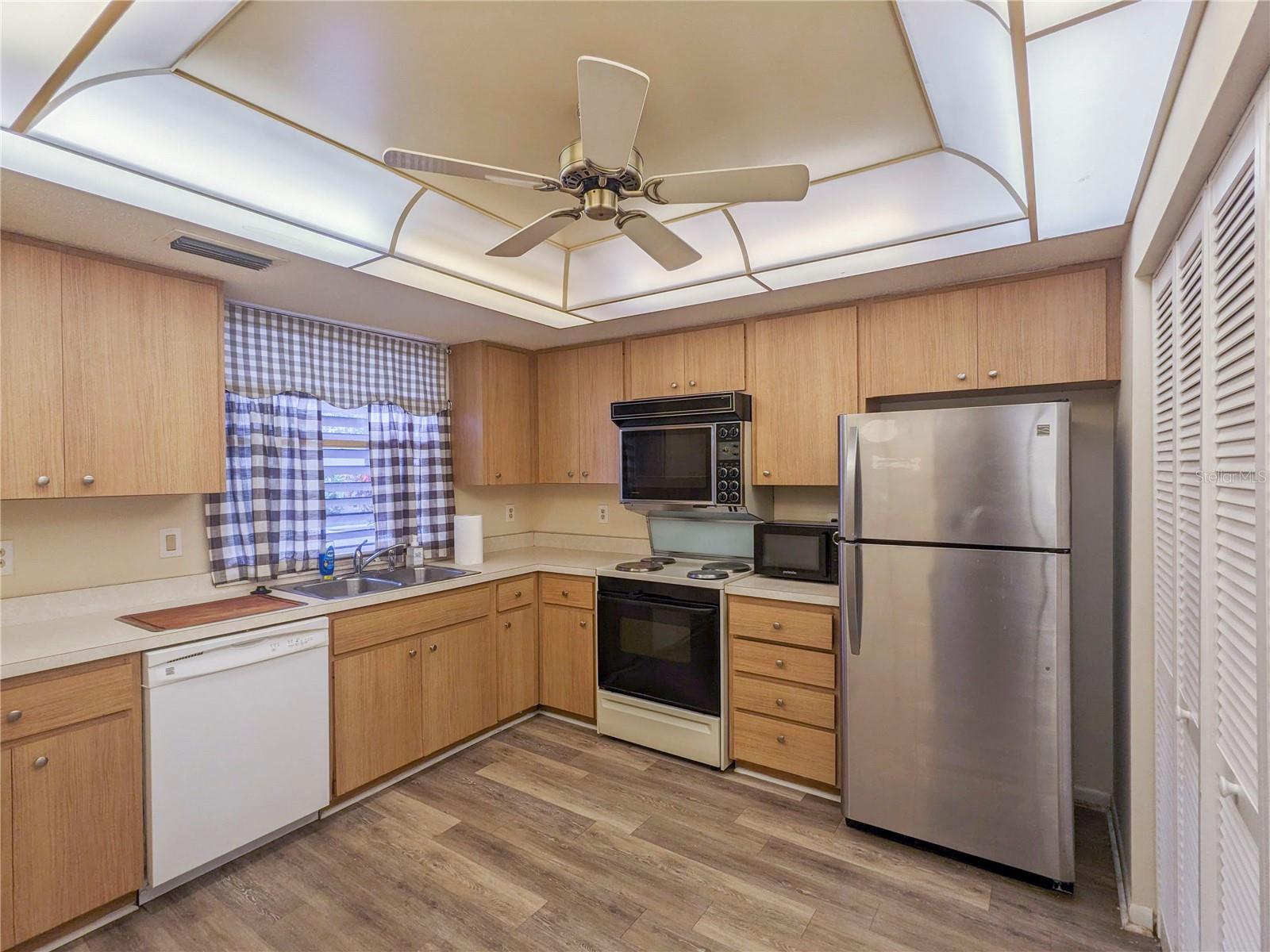 Image 4 of 13 For 5160 Marsh Field Lane 113