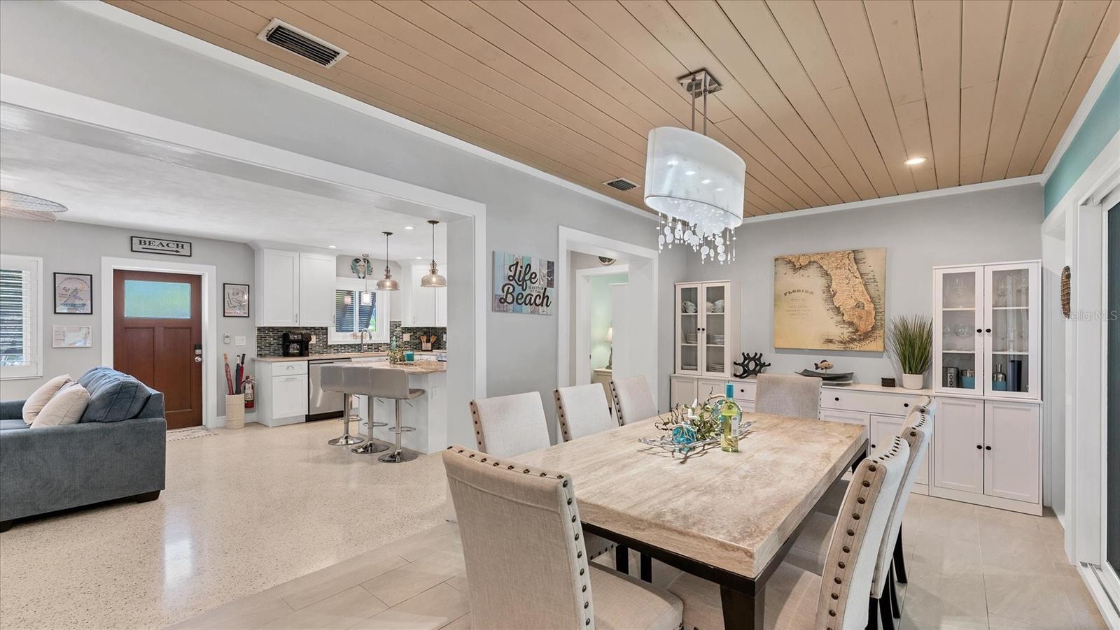 Image 23 of 74 For 154 Crescent Drive