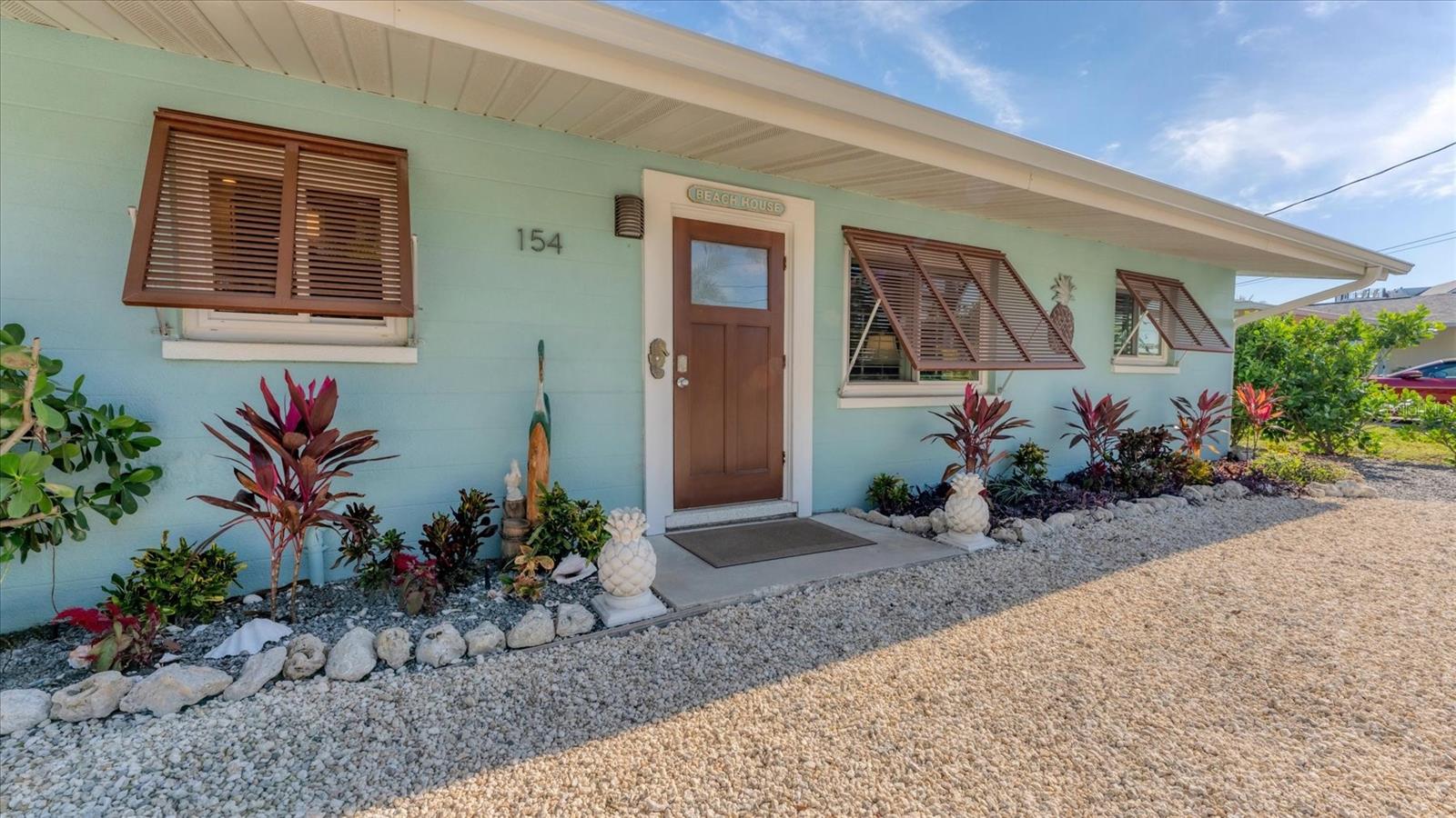 Image 4 of 74 For 154 Crescent Drive