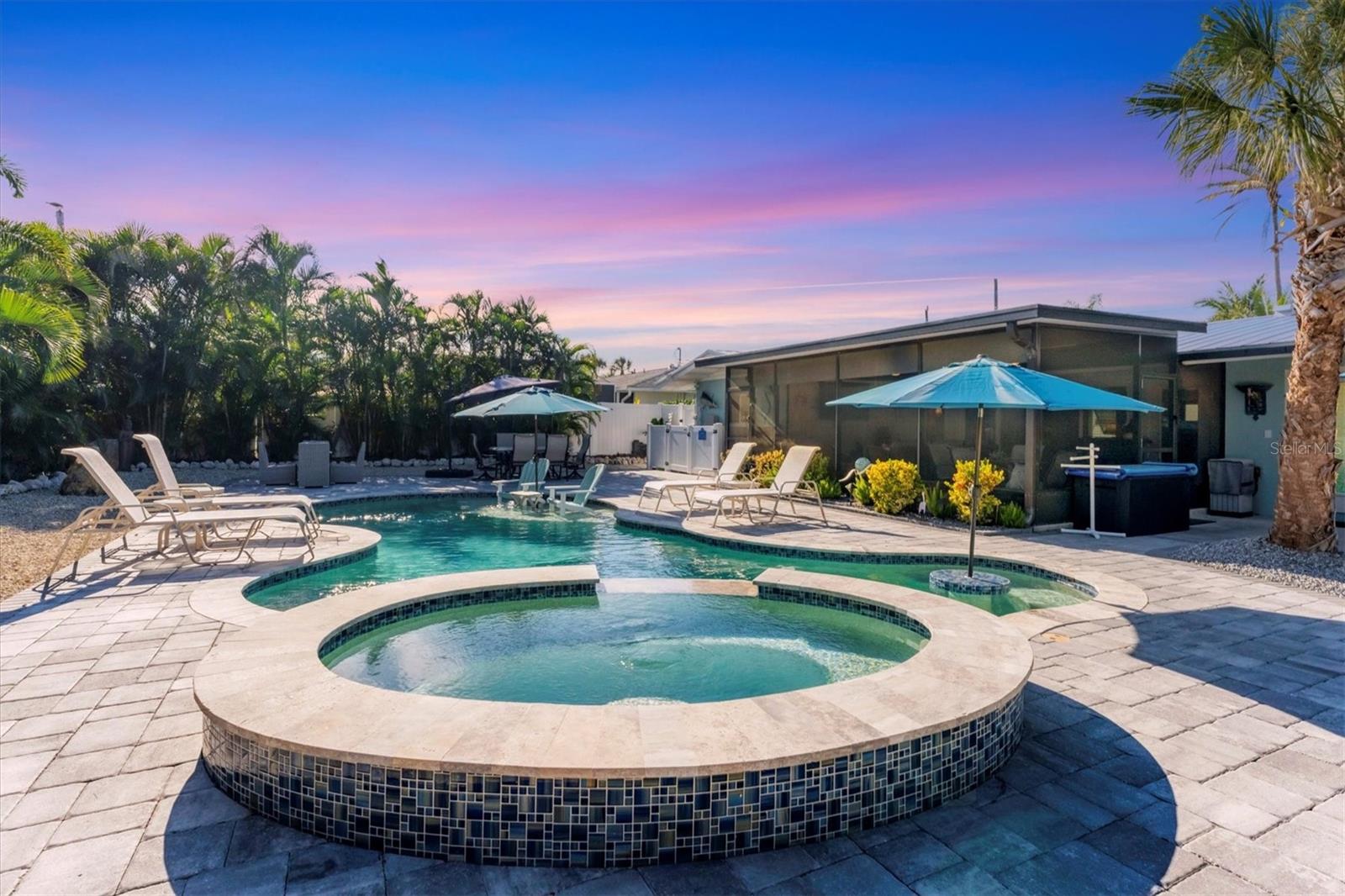 Image 5 of 74 For 154 Crescent Drive