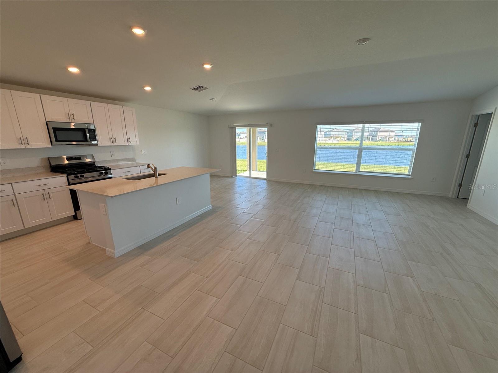 Image 4 of 41 For 12426 Radiant Crystal Rose Place