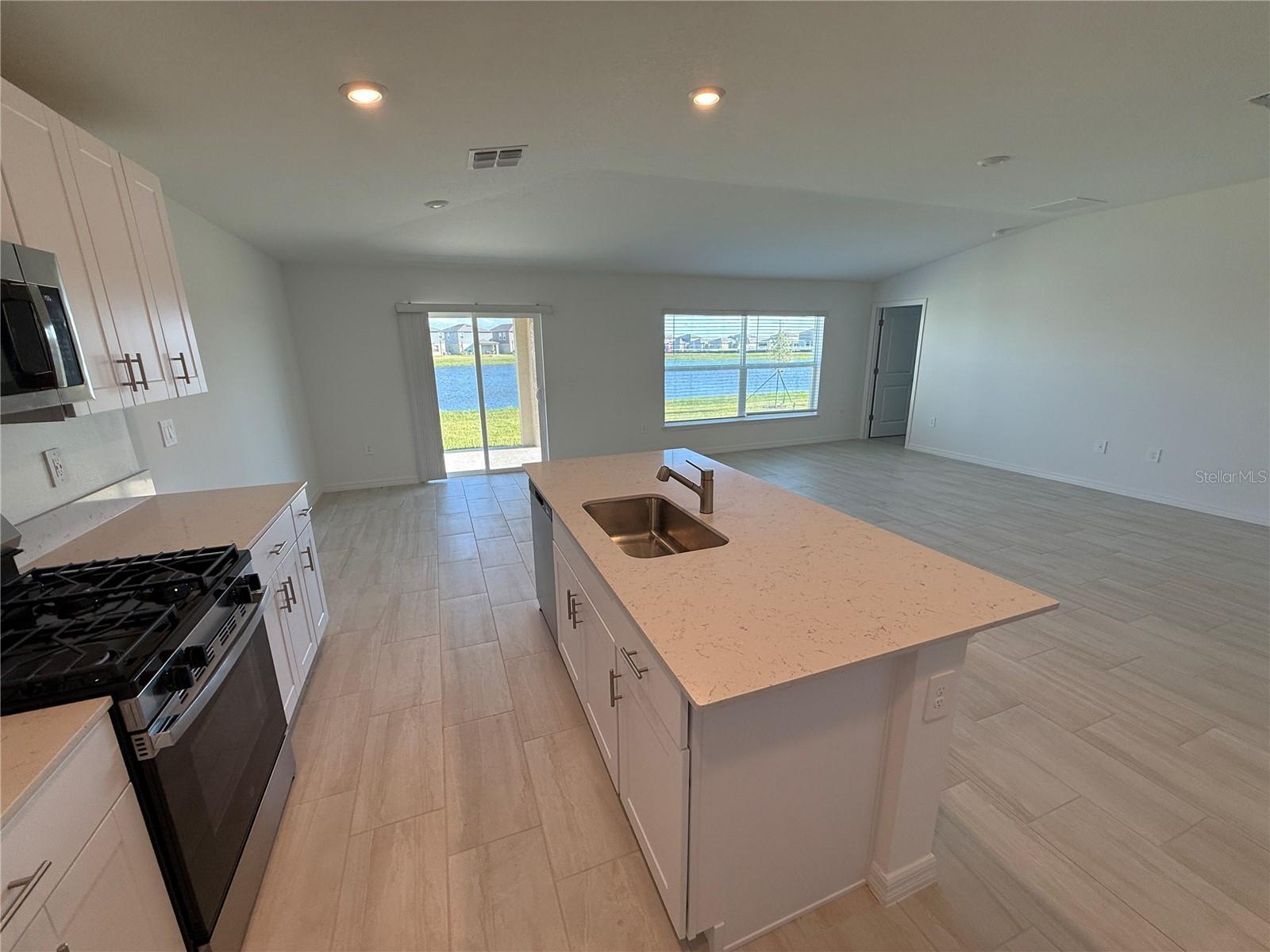 Image 7 of 41 For 12426 Radiant Crystal Rose Place