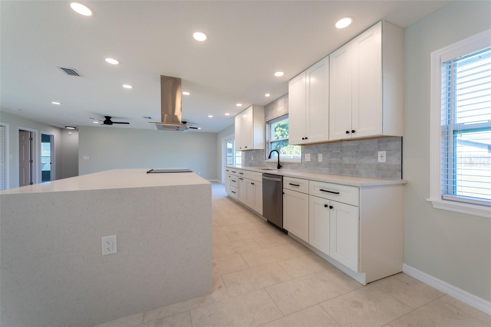 Image 19 of 36 For 5114 36th Avenue Drive W