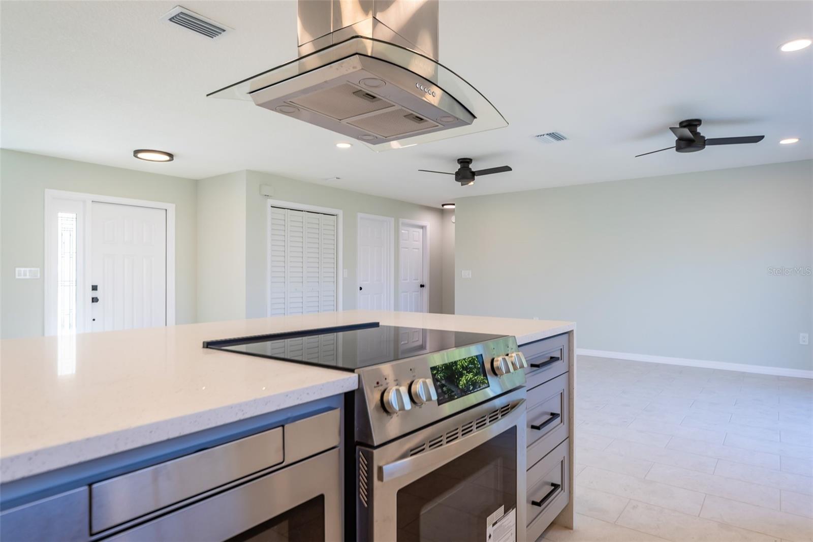 Image 8 of 36 For 5114 36th Avenue Drive W