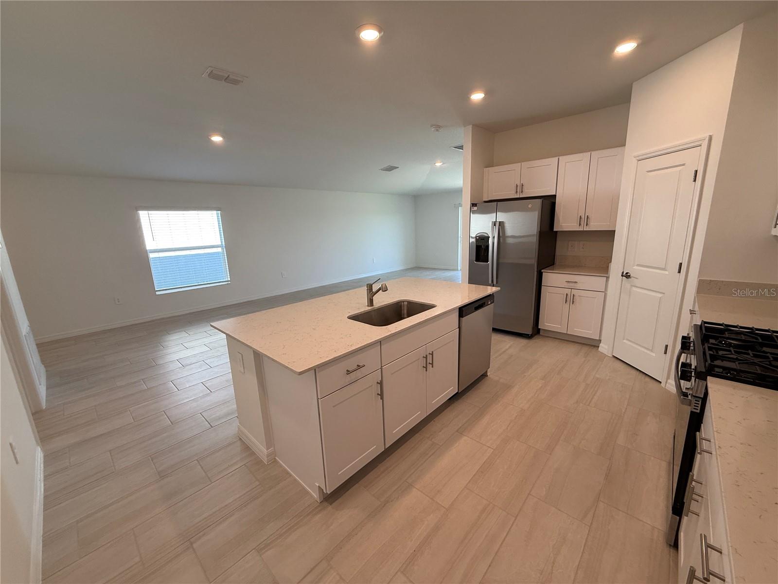 Image 7 of 39 For 12434 Radiant Crystal Rose Place