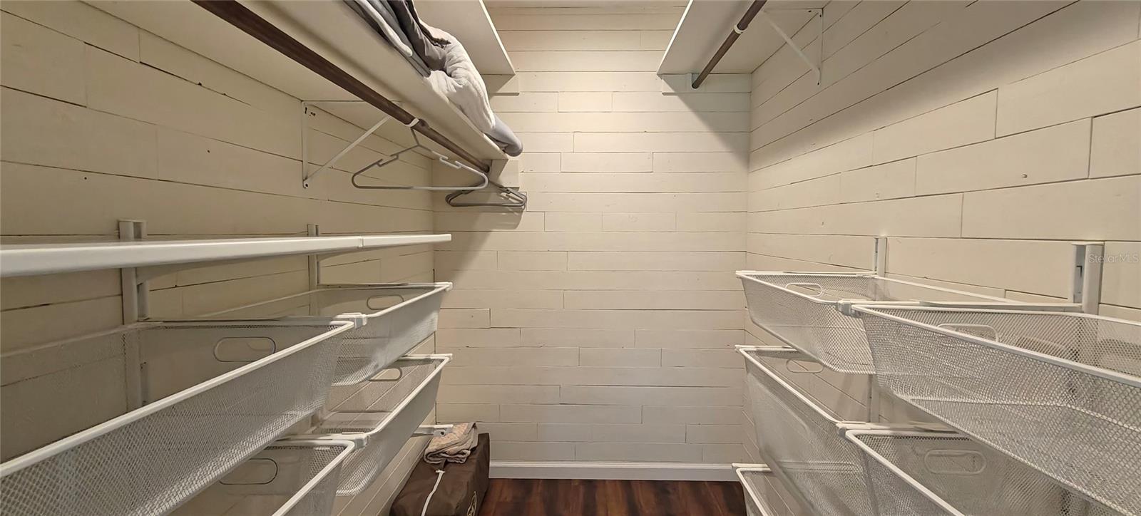 Image 17 of 33 For 1016 Rhodes Avenue