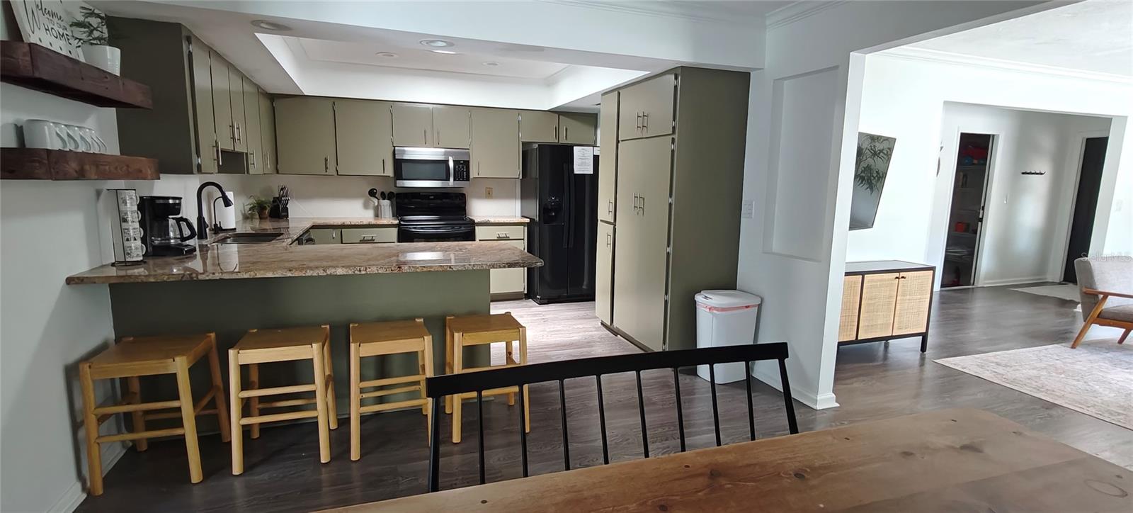 Image 20 of 33 For 1016 Rhodes Avenue