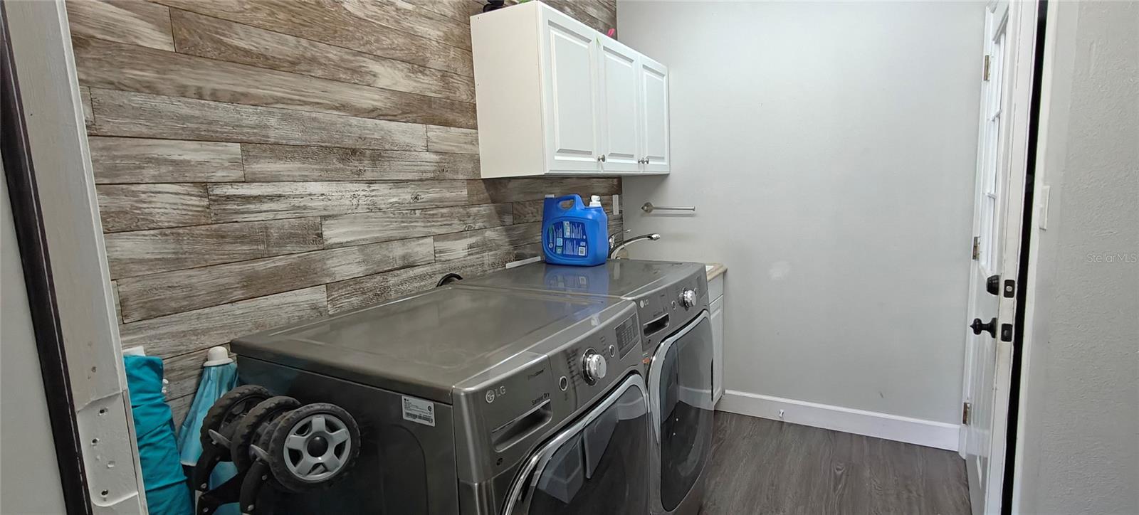 Image 28 of 33 For 1016 Rhodes Avenue