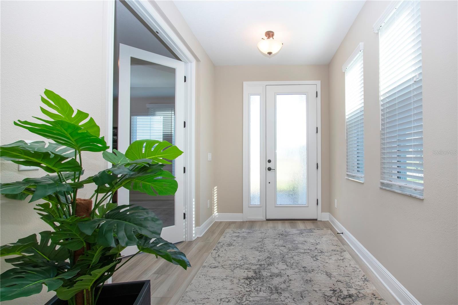 Image 10 of 78 For 16714 Savory Mist Circle