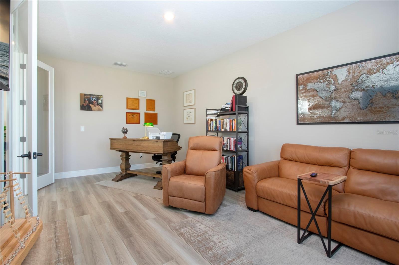 Image 15 of 78 For 16714 Savory Mist Circle