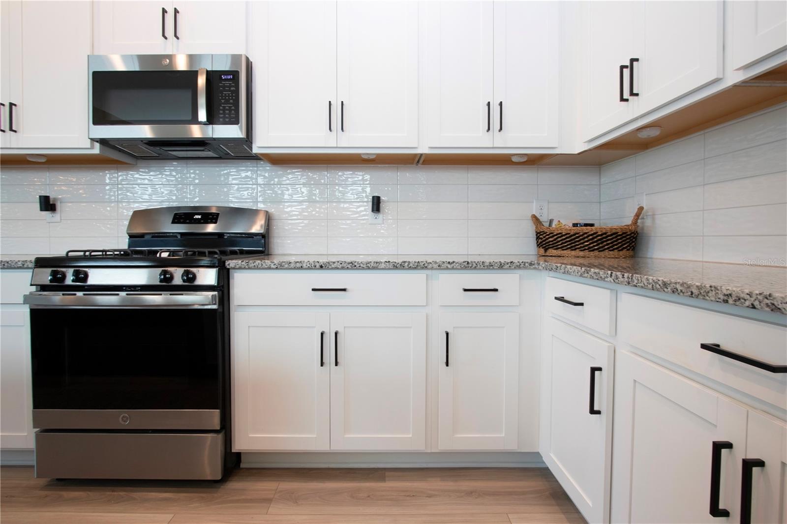 Image 18 of 78 For 16714 Savory Mist Circle