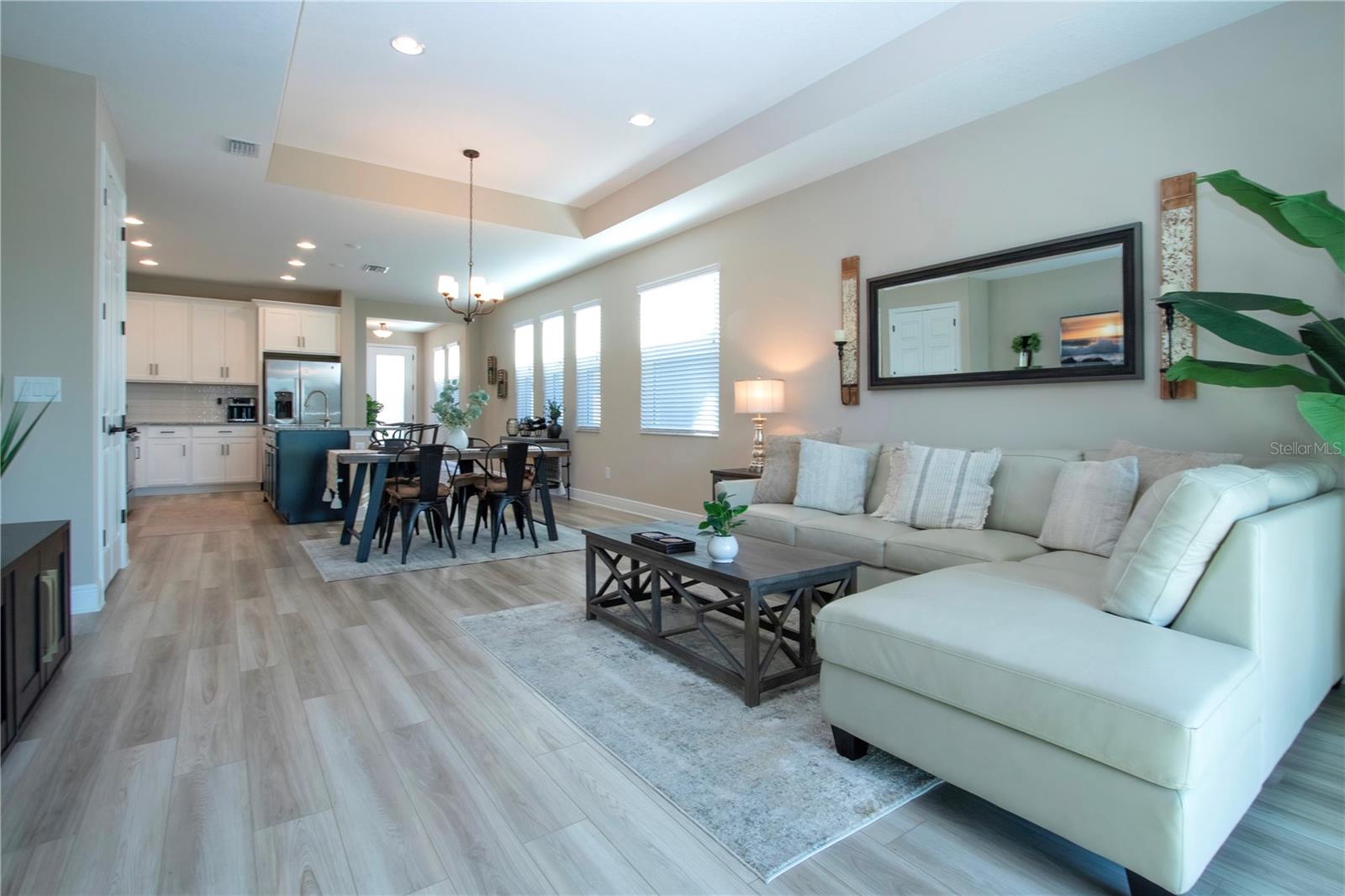 Image 32 of 78 For 16714 Savory Mist Circle