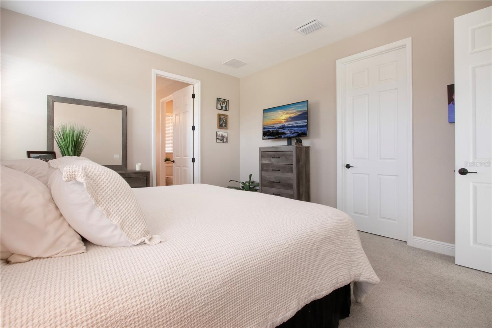 Image 35 of 78 For 16714 Savory Mist Circle