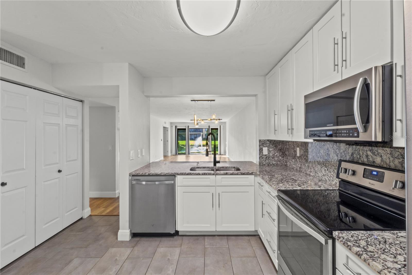 Image 8 of 26 For 5618 Ashton Lake Drive 5618