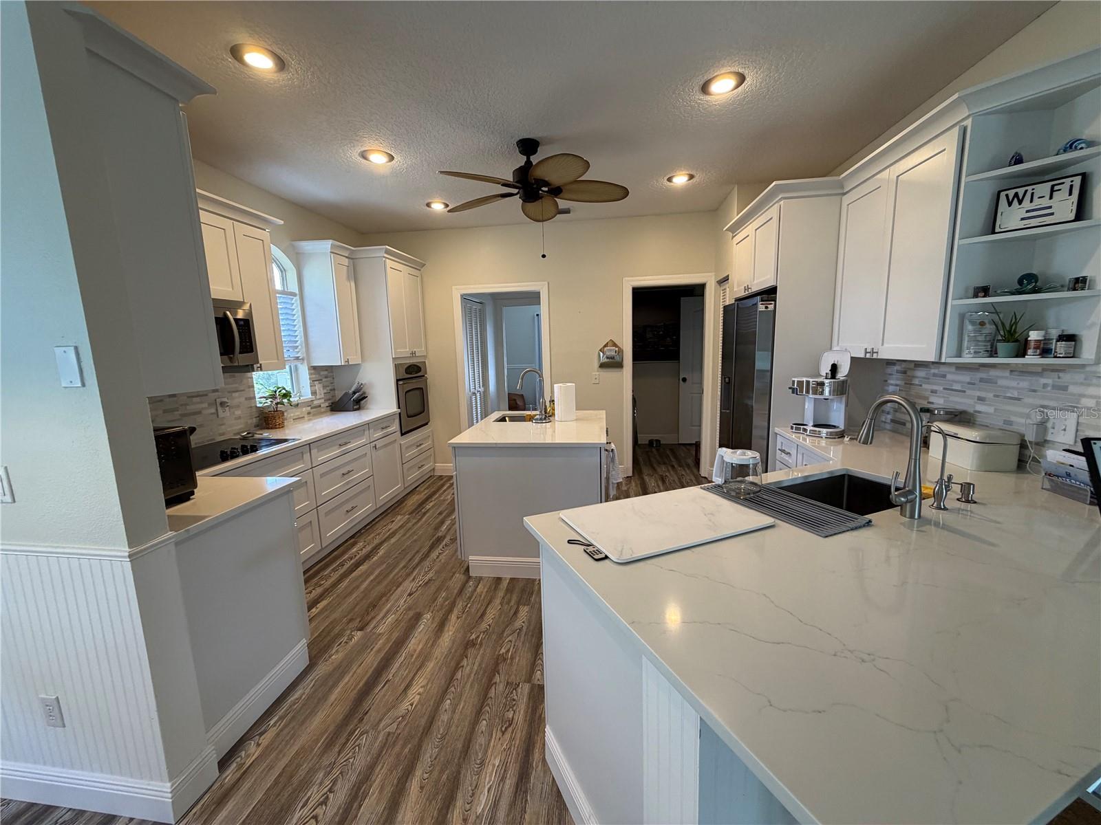 Listing photo id 8 for 508 83rd Street Nw