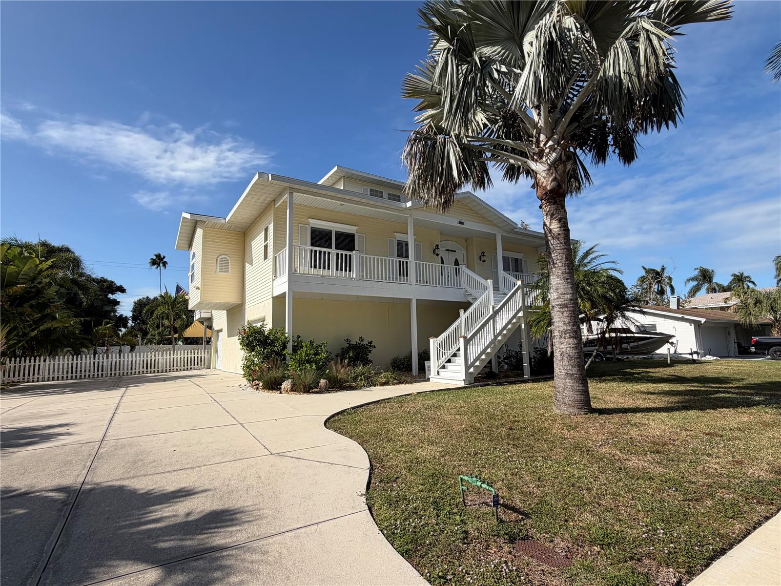 Listing photo id 0 for 508 83rd Street Nw