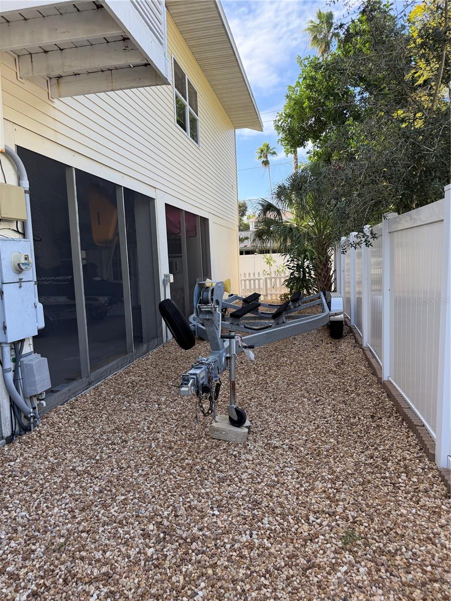 Listing photo id 34 for 508 83rd Street Nw